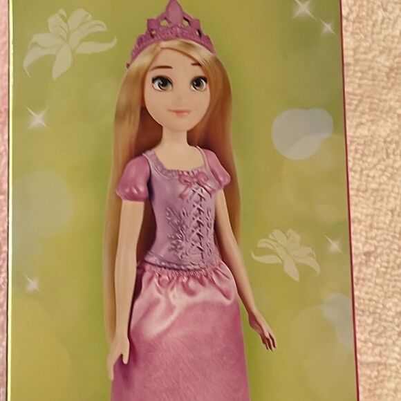 Hasbro Disney Princess Rapunzel classic doll w/pink tiara from Tanglled - Picture 11 of 12